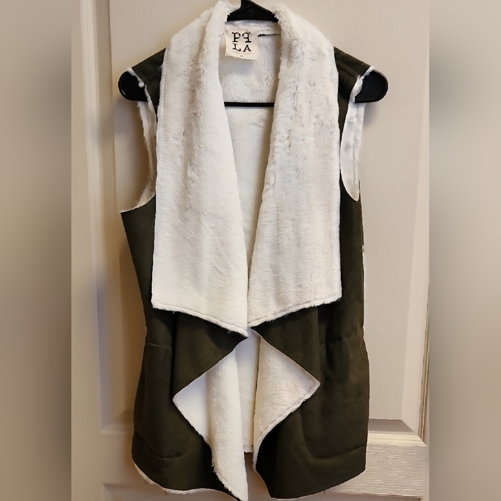 PPLA Women's Sleeveless Vest with Pockets Olive & Cream Size M LIKE NEW